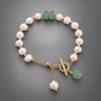 Pulsera vintage con perlas y gemas verdes doradas